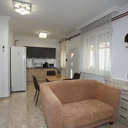 아파트호텔 Hangjegy