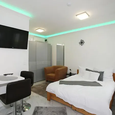 Hangjegy 아파트호텔 3*