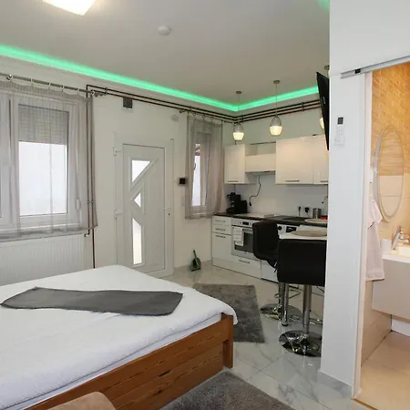 Hangjegy 아파트호텔 3*