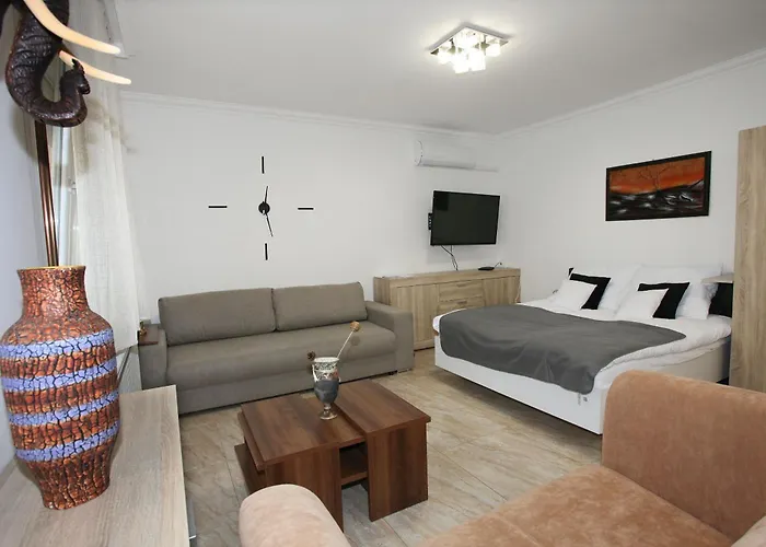 Hangjegy Aparthotel 3*
