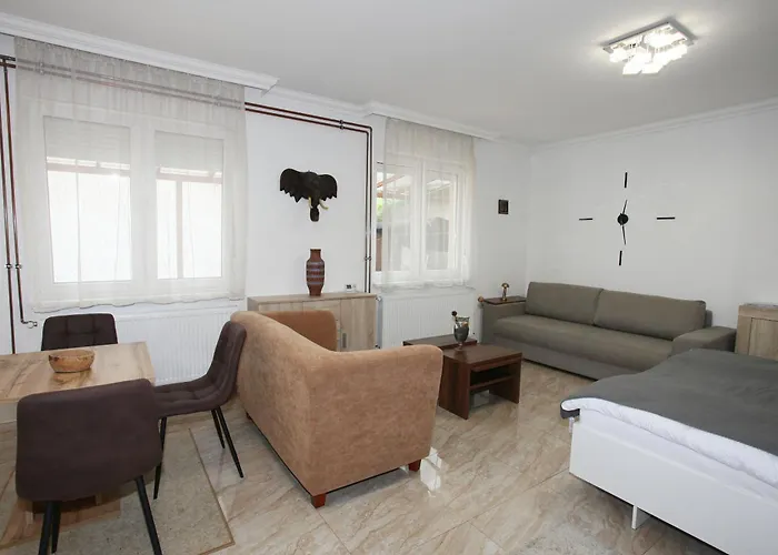 Hangjegy Aparthotel 3*
